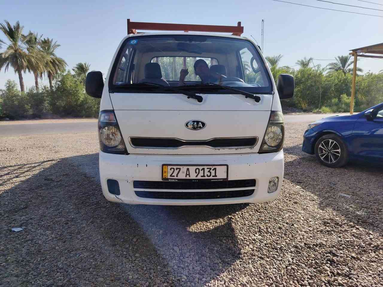 بنكو2700 موديل 13
محرك كير اكسل شاصي رقم شاصي مكفول.
تخم تاير صدر خلفي امامي منظومة تبريد كله جديد.
سنوية باسمي لل 27. 
بيها بارد بربع والبدي بيه تكشير
سيارة جاهزة مال جناي مكاني بغداد
السعر ٩٨
شراي اتصل ***********
