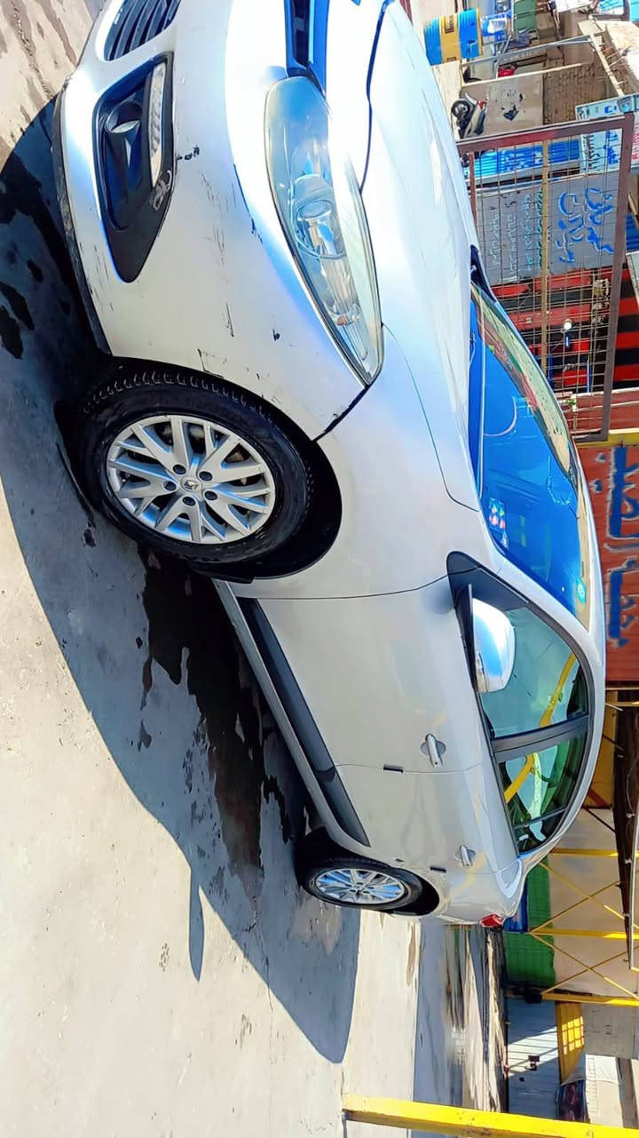 سلام عليكم للبيع رينو فلوانس بسمي
موديل 2016 كير مكينه كورله مكفول سياره بلاديه بيها طخطخات موضحه بلصور صدر مكفول مكان بغداد السعر ٦٩ وبيها مجال بصيط الرقم ***********
