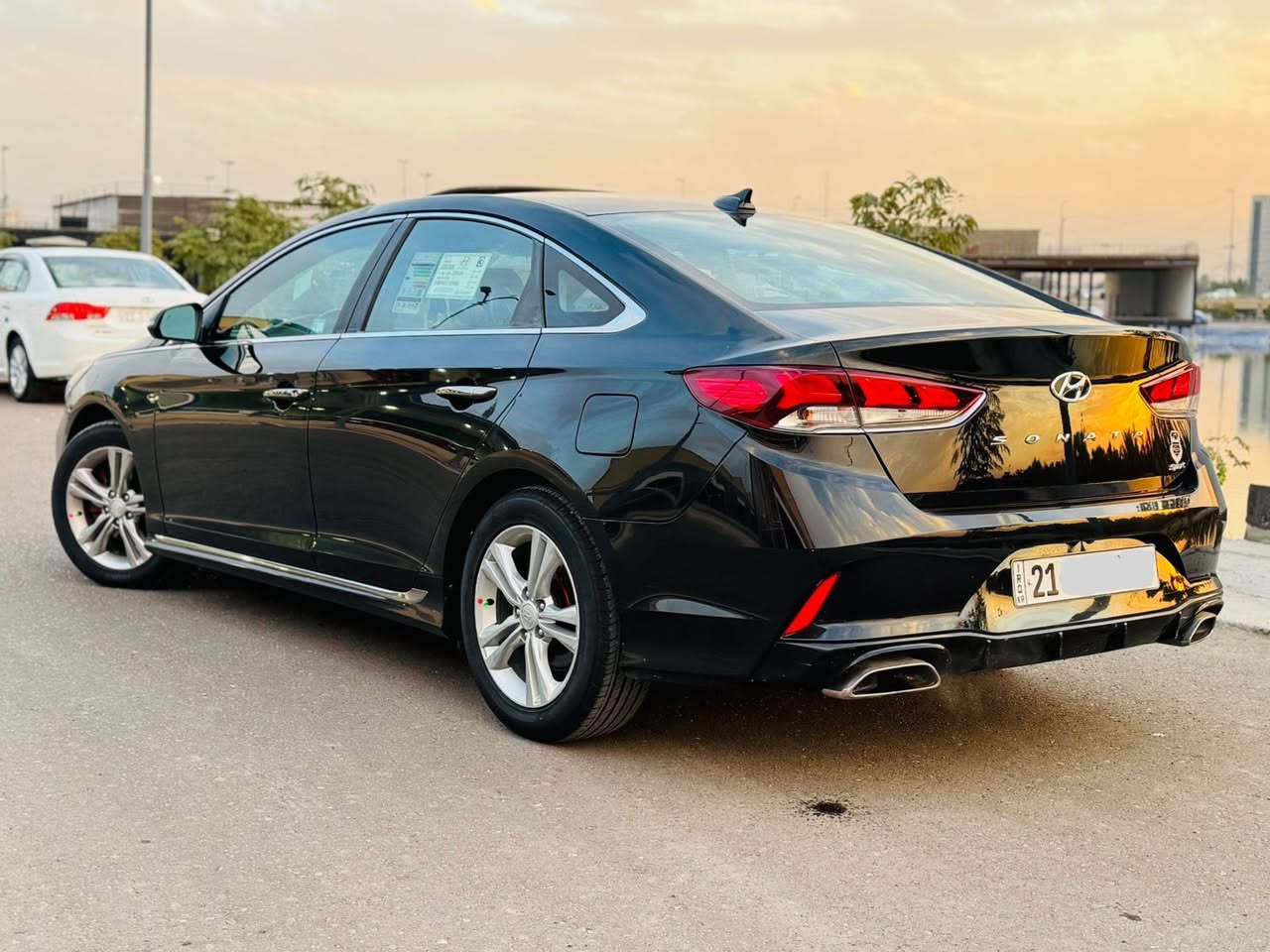 سلام عليكم سوناته موديل 2019 
وارد امريكي حادثه  بنيد وجاملغ فقط  بدون دواخل  والباقي كفاله 
ماشيه 50الف فقط
فووووول 1/1 
سبورت
كشنات تتفه وتبريد
فتحت سقف
كيجات رياضي
بصمه
كشنات جلد
شفتات ستيرن
فول تحكم ستيرن
شاشا جبيره
محرك2400 
فول حساس
بكليت لد 
سياره فول لفول1/1
سياره جديده كلش 
كير ومكينه خير من لله جاهزات
صدر جديد 
‏تخم تاير جديد
كهربيات جاهزه 
رقم سليمانيه الجديد بسمي 
سياره جاهزا  من كلشي 
وبل عافيه  على لياخذه 
مكاني بغداد 
رقم الهاتف ***********
‏ملاحظة ما ممتواجد على النت
