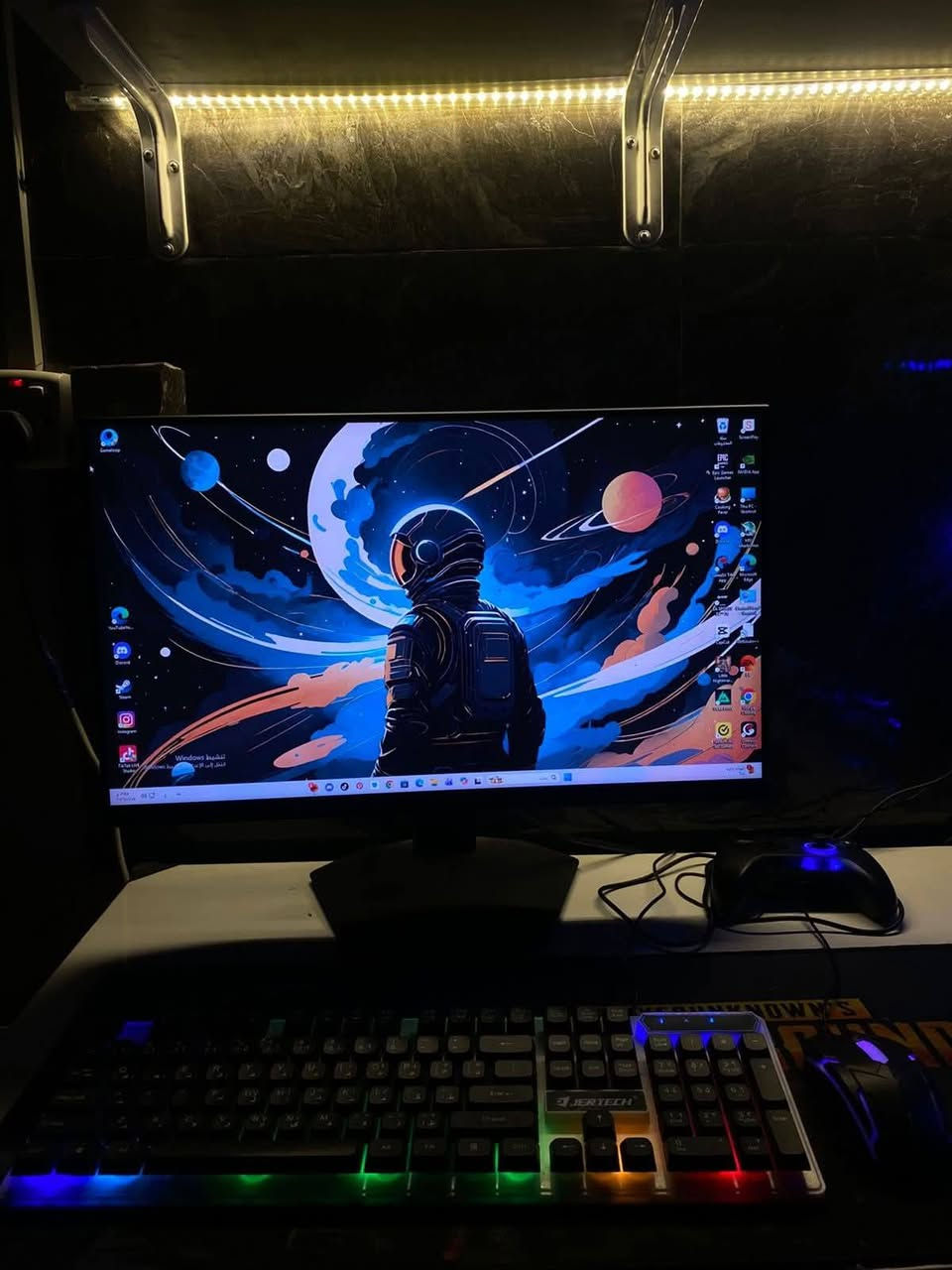 حاسبة للبيع
مذربورد asus 2025 

بروسسر (معالج) AMD Ryzen5 5500

رامات puskill 16 گيگا DDR4

كارت شاشة msi نيفيديا RTX 3050 

اقصى اعدادات بكل الالعاب تشتغل مرتاحة 

الكيس herogear xL 2025  

7 فان rgb بي تقريبا 10 الوان وتحكم 

كيبورد jertech rgb 

ماوس وسماعات محيطي rgb 

سماعات خارجية حلوة صوتها مرتب وعالي 

جويستك gamesir t4w كلش مرتب وحلو بالالعاب 

ماوس باد جبير 

شاشة msi قياس 24 

180فريم تنطي 

الميز ممتاز 120*60 
وياها ups
ارتفاع 80
ملاحظه طالب سادس واريد ابيعها لان مجاي ادرس
مكاني بغداد العبيدي
*********** رقمي
