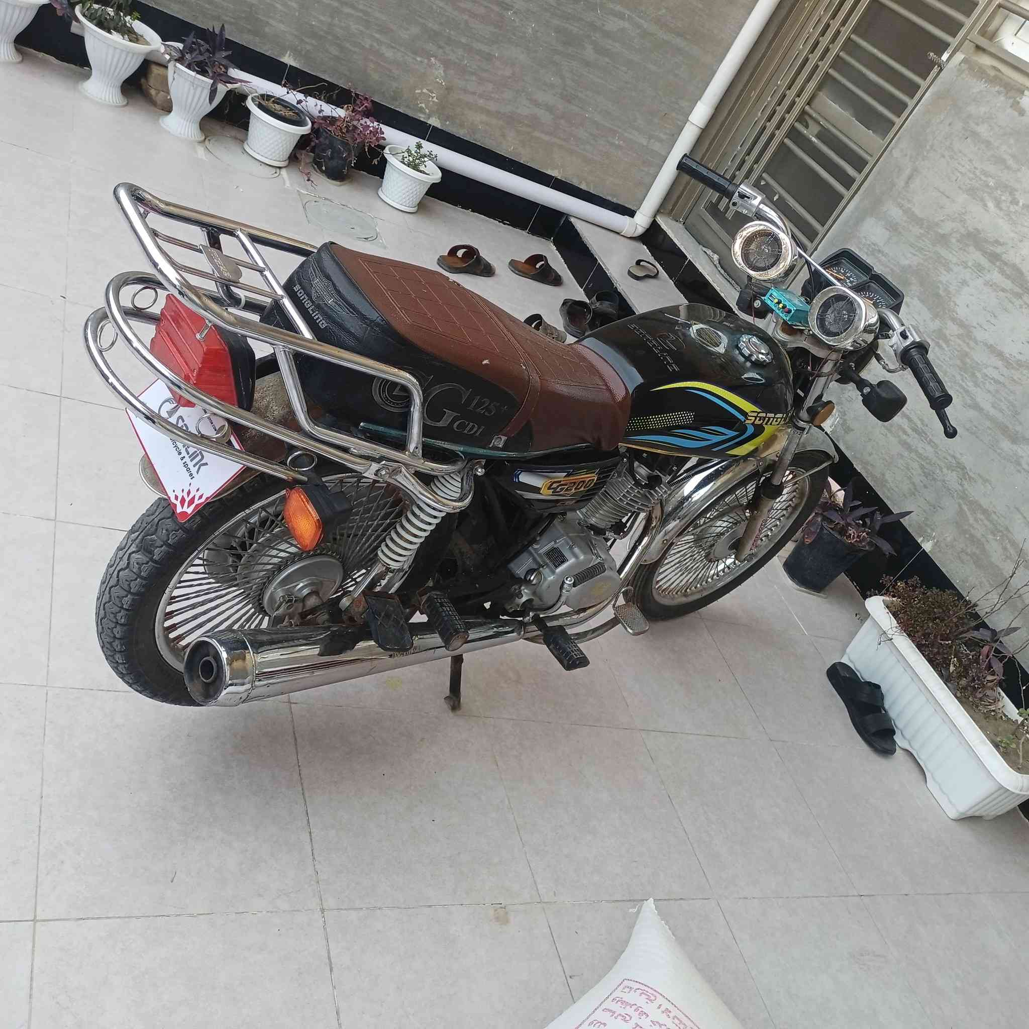 تايكر 18 جديد
مناقصه شي كله جديد  تايرات جدد كهربائيات شغاله 
محرك بلادي دراجه فول سعر 400 وبي مجال شي بسيط


**إذا كنت صاحب هذا الإعلان وتريد حذفه لأي سبب، رجاءا أرسل رسالة إلى الدعم الفني**