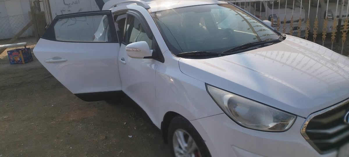 🚗 توسان للبيع – رقم بابل
🔹 الموديل: 2013
🔹 اللون: أبيض
🔹 المحرك: 2000 (المرغوب)
🔹 الحالة: نظيفة جدًا، استعمال جناي
🔹 الكفالة:
كير مكينة مكفول
السيارة مكفولة كفالة عامة
الملاحظة الوحيدة: مسطرة شبر بجنطة
🔹 السيارة: حلوة ونظيفة وما تحتاج شي
🔹 السعر: 143 قابل للنقاش البسيط
الاتصال
***********
