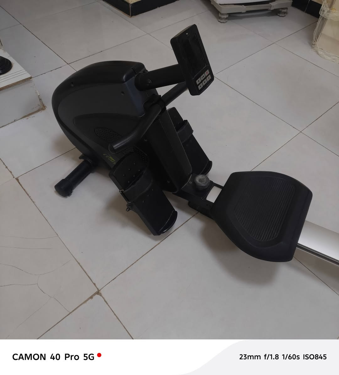 للبيع جهاز رياضي للتجديف لحرق الدهون الجسم نضيف جدا استعمال قليل السعر   100مع مجال مكاني كوفه  *********** النجف, العراق
