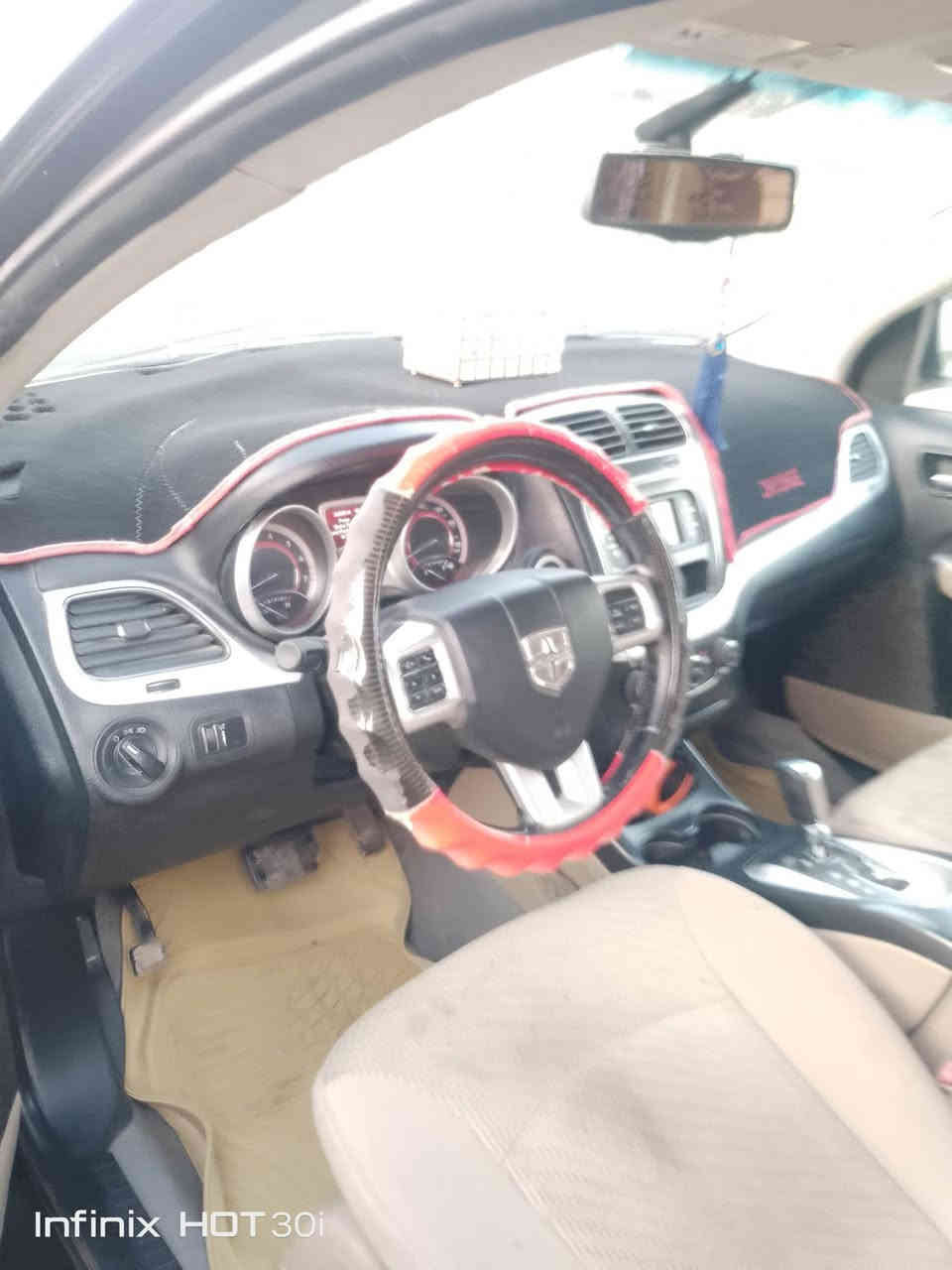 دوج جورني 2013
7راكب 3قطع تبريد 
محرك 2400 سلندر 4
ضربة الباب خلف سائق مع فتح البنيد 
سونار موجود رقم بابل 
سعر 107 بية مجال 
هذا رقمي ***********
