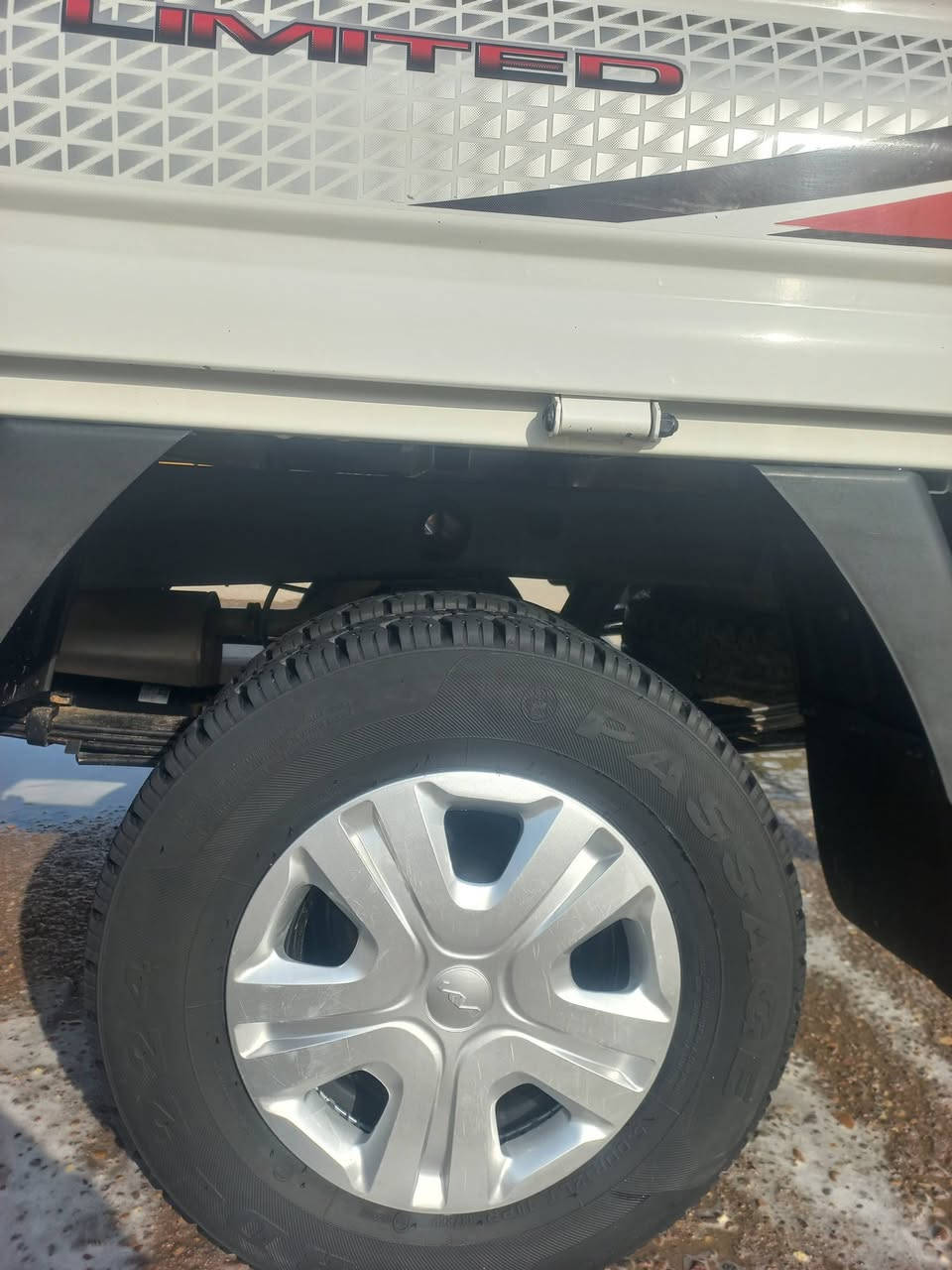 السلام عليكم  للبيع 2025 سياره جديده كفاله عامه شرط الفحص ماشيه 29 رقم بصره السعر 165 وبيها مجال رقم تليفون ***********
