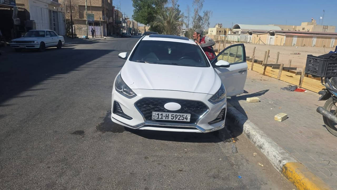 سوناتا مديل 2018سبورت السياره ماشيه 81الف سياره بيها تكشير صبع بلبنيد والقماره مامبين بسونار ملزوك عليه فابلون ابيض كشنات جلد بصمه فتحه السعر 130وبيها حك الجيه *********** مكان السياره كربلاء المقدسه
