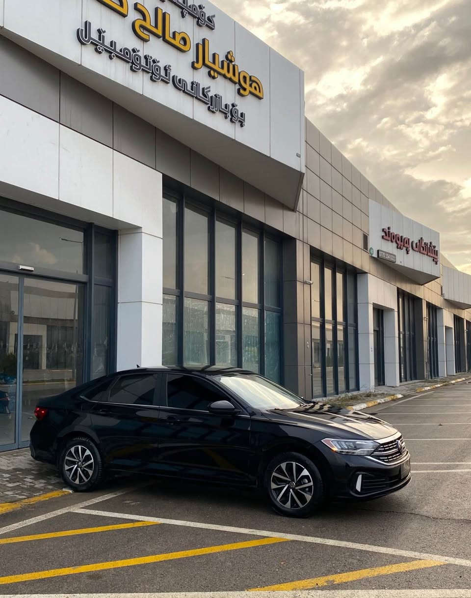 volkswagen jetta 2024 S sport 

جیتای ٢٠٢٤ مواسەفات s ڕەشی قەتران گێڕ ئۆتۆماتیک 

سەیارەکە تەنیا ٢ پارچەی بۆیاخە بێ ناوگرتن ،  
کاتی نەشکاوە ٢ مانگی لەگەڵە ... 
مواسەفات ...
 گێچ ئەلکترۆنی , کامل لید و زینۆن ، شاشە، کامێرا ،کامل ڕادار ... زۆر مواسەفاتی تر

نرخی 132 گەڵاو مەجالێ کەم ... 

***********
*********** السليمانية, العراق
