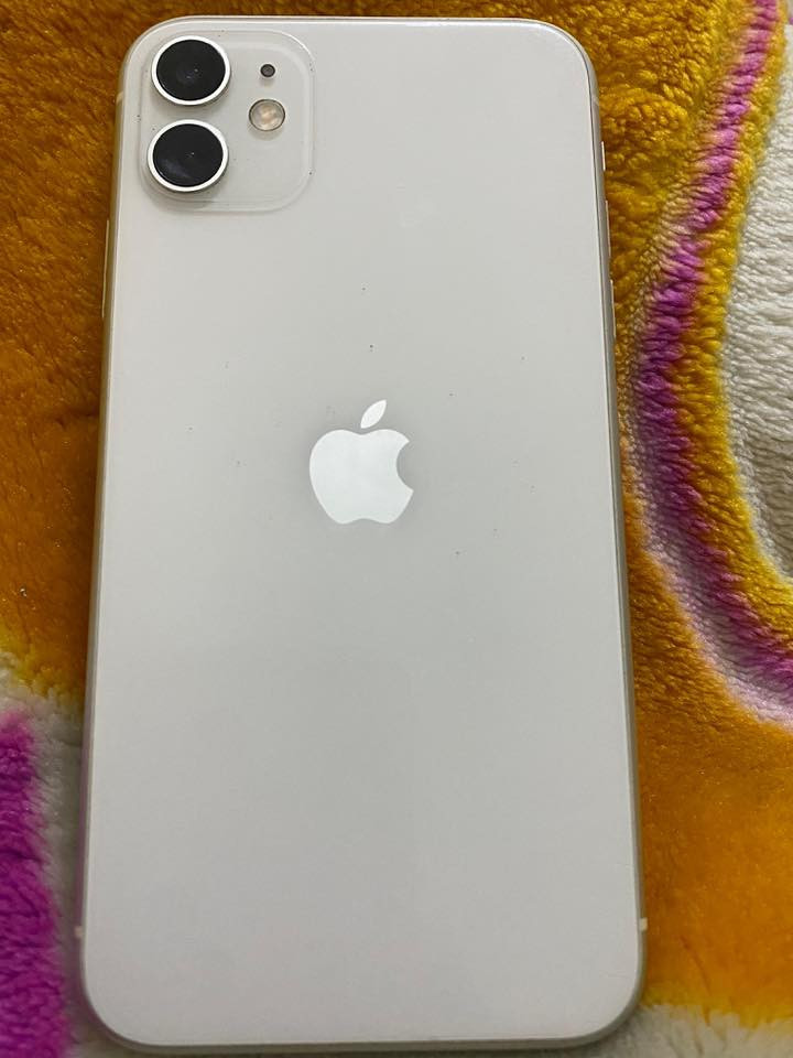 ايفون ١١ عادي 

نضافت الجهاز ٩٥ 

مبدل شاشة نوعية زينة  ٣ خيارات

الفيس ادي شغال 

بطارية ٧٢

ذاكرة ٢٥٦

مكاني الشعلة

‏***********
