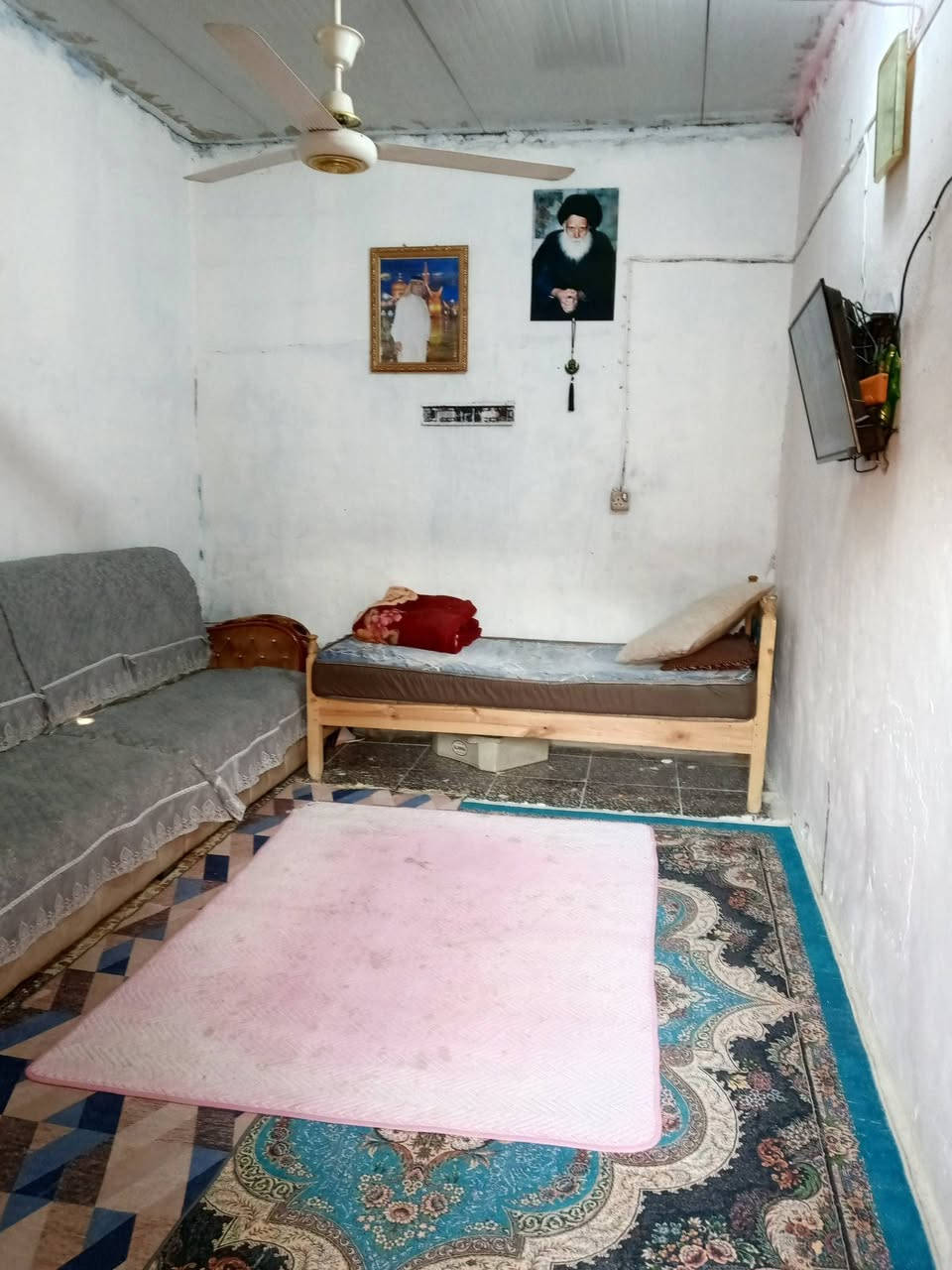 بيت للبيع 60متر وقع حال السعر 18 بي مجال قليل العنوان حي النصر الثانيه وشراي يخابر  على الرقم ‏‪***********‬‏
