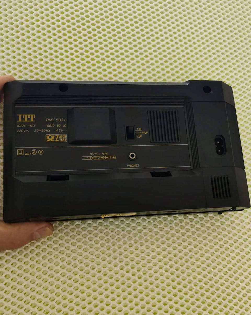 راديو ITT شغال 100% ثلاث موجات وبيه FM..اتصل وماقصر وياك 
ITT TINY 503 L


**إذا كنت صاحب هذا الإعلان وتريد حذفه لأي سبب، رجاءا أرسل رسالة إلى الدعم الفني**