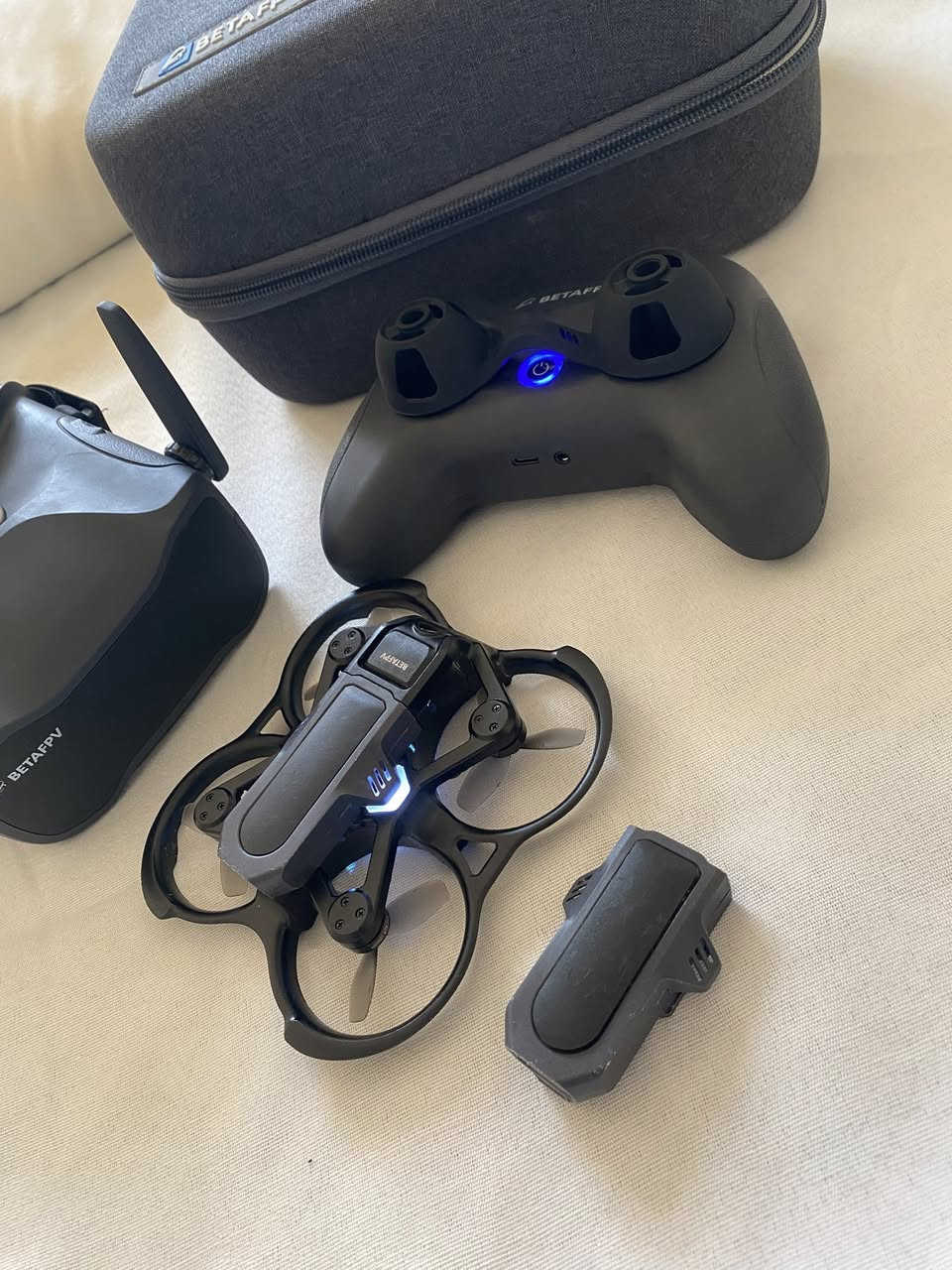 BetaFPV سعر ٤٠٠ الف.
٢. بطاریە اکو. التوصیل علی کل العراق 
عربون. + التوصیل


**إذا كنت صاحب هذا الإعلان وتريد حذفه لأي سبب، رجاءا أرسل رسالة إلى الدعم الفني**