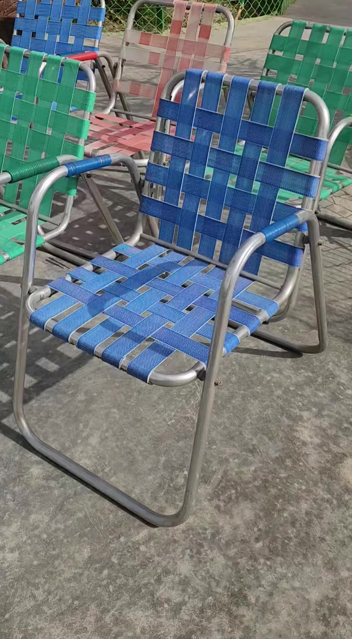 سكملي قديم عدد 6 للبيع نظيفات جداً ماعدى واحد بس بي شريط نقص 
للتواصل واتساب /  ***********
