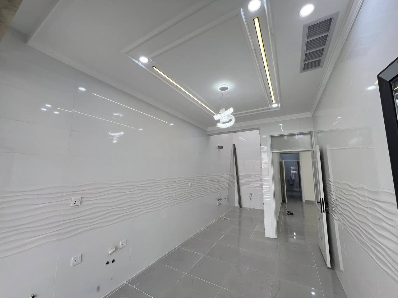 #حمرين94
منزل زيرو للبيع في اربيل 
حي 94حمرين قرب 100متري
مساحة 130م
مقابل حديقه رسميه
شارع 15متري
4نوم
تمليك طابو صرف 

0750 846 2528 

***********
