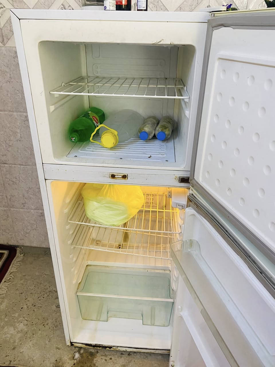 غراض بلاش
ثلاجات فول تبريد الله شاهد ما بيهن اي عيب  الوحده 160 الف 

مكيف تدفئه شغاله تبريد بي ليك ب150 

غساله حوض الغسيل شغال فقط ب50 

مبردات الجبيره ب70 الف الزغيره 50 

تنور حجم صغير ب40

التواصل على الواتساب ***********
