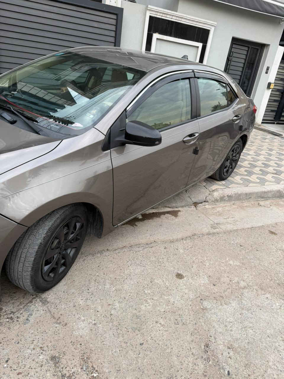 كورلا 2018 حادث جاملغ خلفي صبغ بيها كم رصعه حالوب مسويلها ادامه كامله صدر امامي خلفي تخم تايرات ادامه للمحرك لسياره متحتاج مصرف ماشيه 111 ميل.  *********** رايدها         135.  مكاني بغداد الغزاليه او العامريه
