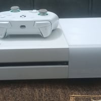 اكس بوكس ون  مفعل كيم باص 3 اشهر السعر 100 الف واتساب 07751625797