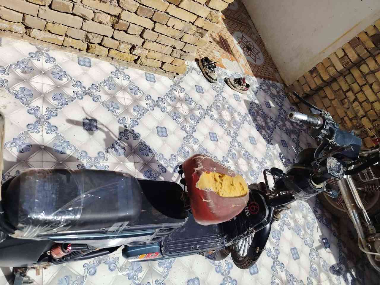 سلام عليك دراجه شحن للبيع كمال شاحنه ودبلات وره 
متروكه 3 اشهر سبب ضاع سويج يعني بدون سويج متروك باتريات زينه كامله دراجه مكان ناصريه الشطره حاوي العباس للتواصل عل هاذا رقم👈***********
