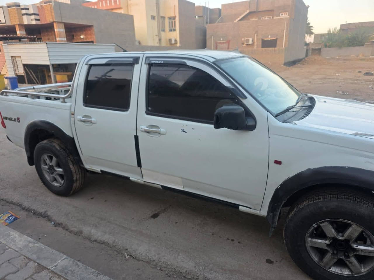 للبيع لوف موديل 2005 مزاد وزارة الداخلية بيها كتاب محرك بطه و كير اوتوماتيك  حداديه تخم تاير كهربائيات سياره جاهزه مخصص رقم بغداد صدرها مشتغلين جديد سياره ماناقصها كلشي  سعرها ٤٠ وبيها مجال عنوانها الانبار الحبانيه للاستفسار الاتصال على الرقم ***********
