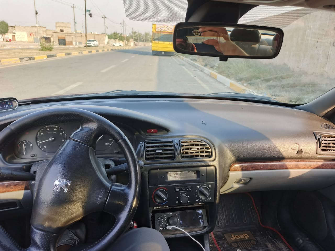 السلام عليكم
بيجو ٤٠٦ فرنسي اصل موديل ٢٠٠١ كير عادي مكينه ٢٠٠٠ بيهه باب خلف السائق مبدل وجاملغ ايمن امامي مصبوغ رقم بغداد باسمي تحويل ثاني يوم للبيع بسعر ٤٧ وبيهه مجال بسيط 
مكاني بغداد


**إذا كنت صاحب هذا الإعلان وتريد حذفه لأي سبب، رجاءا أرسل رسالة إلى الدعم الفني**