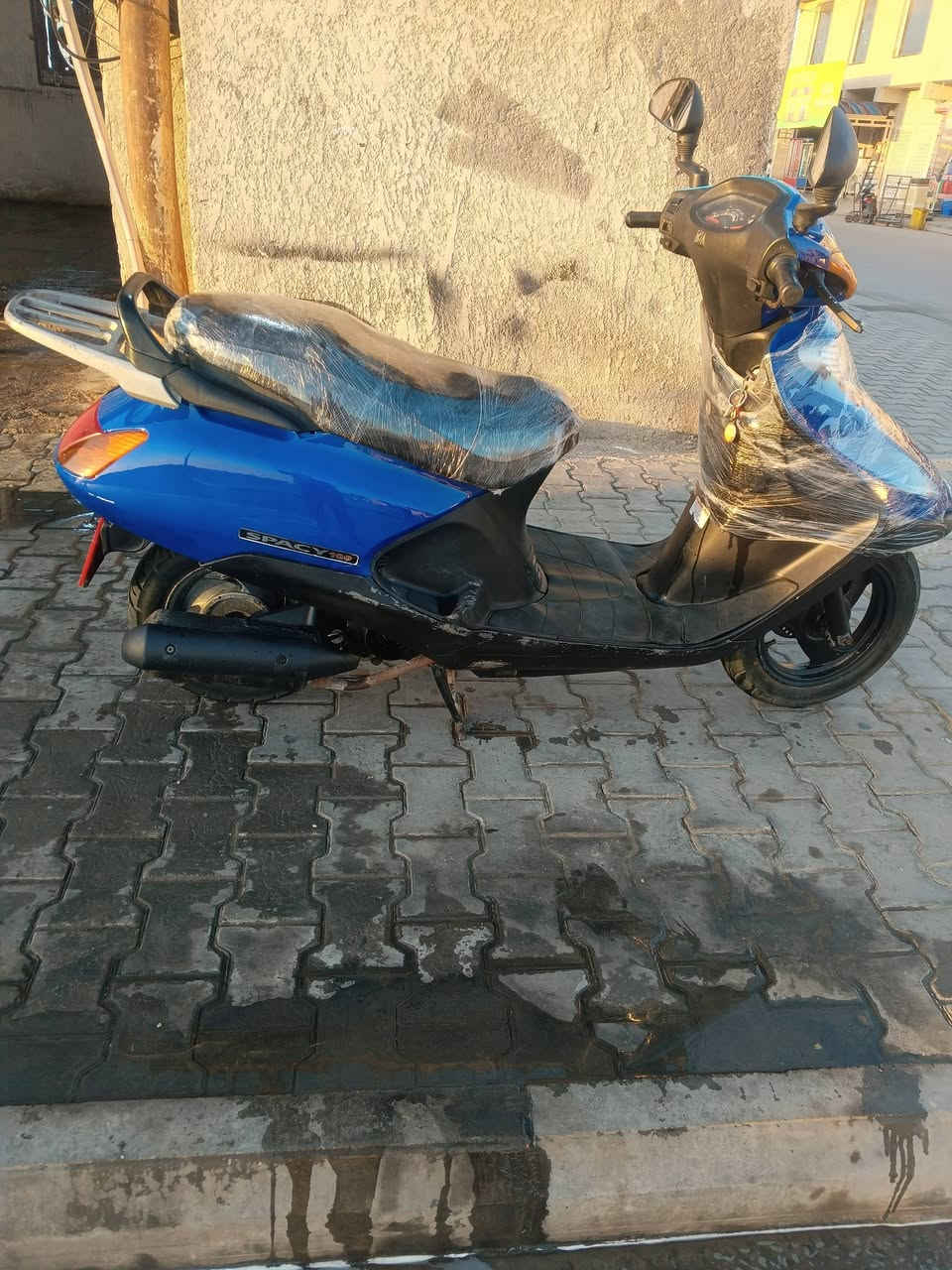 سلام عليكم دراجه سبيسي للبيع ياباني كهربائيات كلها شغاله مكينه خرسه شلعه معدل خير من الله مكينه رايمر سعر 650 وبيها مجال  باقي تفاصل عل رقم خاص متواجد *********** أو مراوس بربعه كير
