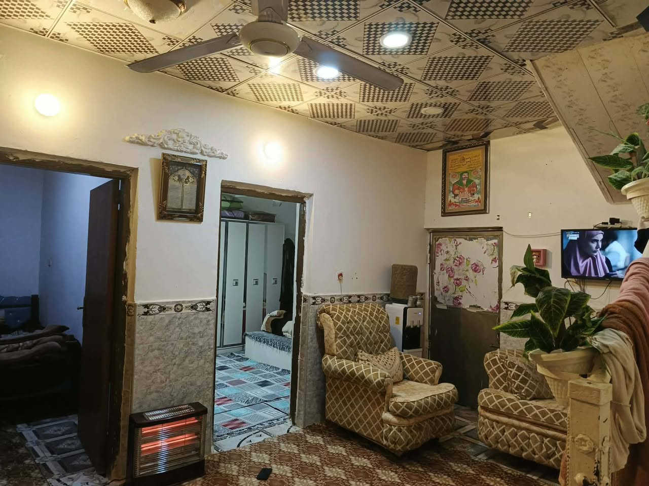 السلام عليكم 
بيت 150م زراعي سند 25 اقرار محكمة في منطقة ال بندر فرع الحولي جسر عبدالله عويز 
يتكون البيت من غرفتين وصالة وستقبال ومطبخ وصحيات داخليه وخارجيه وطارمه البناء طابوك والسقف عكاده ارضية كاشي أي ستفسار خاص

السعر 37


**إذا كنت صاحب هذا الإعلان وتريد حذفه لأي سبب، رجاءا أرسل رسالة إلى الدعم الفني**