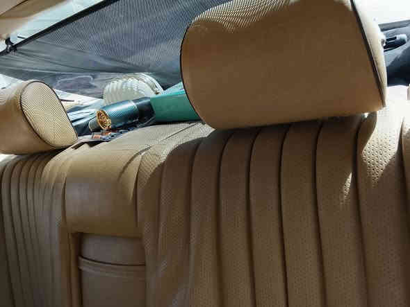 السلام عليكم 
من رخصة مدير الكروب المحترم 
مارسيدس جامبو رئاسي موديل 85 مكينه 3000 مصبوغه عام للجماليه تخم تاير جديد باتري جديد داينمو جديد تبريد شغال شاشه رقم كربلاء جديد انكليزي باسمي ل2030 منظومة زنون هورن بوش اصلي
السعر 55$ وبيها مجال بسيط 
للاستفسار اكثر الاتصال ***********
غير متواجد على النت
