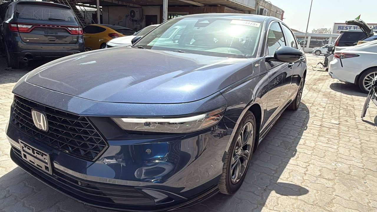 بسعر 18.500$ فقط
Honda Accord EXL HYBRID 2024
وارد أمريكي بجم كبس ✅
محرك 2.0L توربو 

مواصفات EXL فول :
• مقاعد جلد + كهرباء
•تدفئة للمقاعد الأمامية
• تبريد قطعتين
• تشغيل عن بعد
•فتحة سقف
•شاشة تدعم Apple CarPlay + Android Auto لاسلكي
•شاحن لاسلكي

🛡️أنظمة السلامة ومساعدة السائق 
•رادار أمامي 
• مثبت سرعة ذكي + محافظة ع المسار 
• فرملة طوارئ تلقائية
• نقاط عمياء 
• حساسات أمامية خلفية 
• كاميرا خلفية 

ماشية 18،000mi 

مكان السيارة دولة الإمارات ٫ نكدر نوصلها البصرة أو أربيل

تدخل كتاب شهداء

السعر 18٫500$ 

للإستفسار 
*********** إتصال أو واتساب
