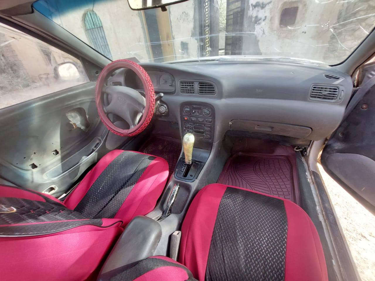 كيا كرويدس
موديل 1996 سياره اصولي مكينه 1600 بلادي كير عندك ما ينمر R سعر 15  
 ***********
