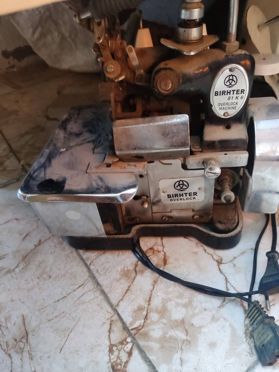 خمس مكائن ثنين خياطه كاتم جديد واثنين اوفر. واحد هندي واحد الماني
مكينه دكم وبيت دكم وتطريز   للبيع  مكان بابل  وبعد ميوزه مال كوي  واوتي  ابو دبه يعني محل كامل. سعر واحدونص وبي مجال ***********
