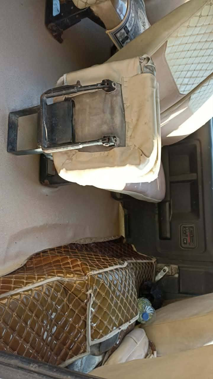 السلام عليكم جنبي H1 للبيع كير مكينه اكسن مكفول كشرهه نضيف داخل نضيف سياره جاهزه كبل لشغل غرامات هيئه مصفره  السعر 80وبيهه مجال  رقم 📱 الهاتف *********** ومراوس بسياره خصوصي هم ترهم
