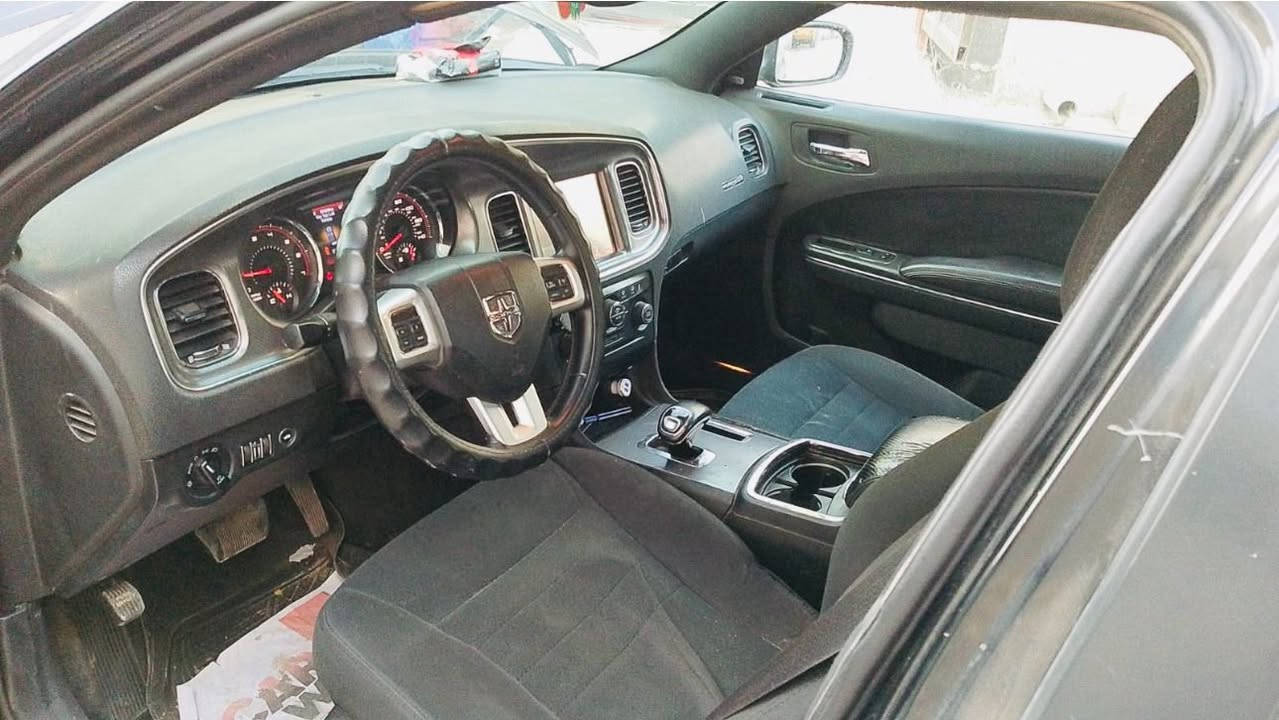 سلام عليكم 
    ((ادوات  ادوات ادوات ))
جارجر 2014اصل 
كصه وحدا 
كير طيار ✅
شاشه كبير ✅
تحكم بل استرين ✅
كير محرك صدر تبريد كلهن بل شرط 
متومه ارقام وسنويه شرط الحاسبه
للتصال :***********
