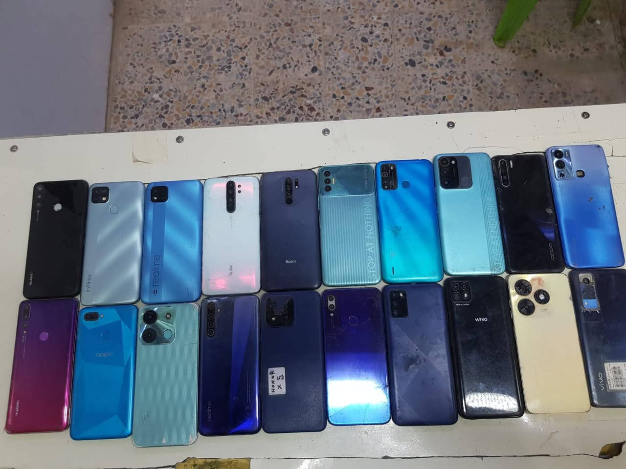 سلام عليكم شباب تصفية محل شلعه 20 جهاز نقص شاشه فقط يوجد توصيل إلى كل المحافظات الاستفسار واتساب ***********
