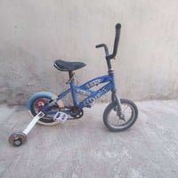 بايسكل اطفال للبيع حجم 12  السعر 10 الف فقط  للاستفيار 07510411302