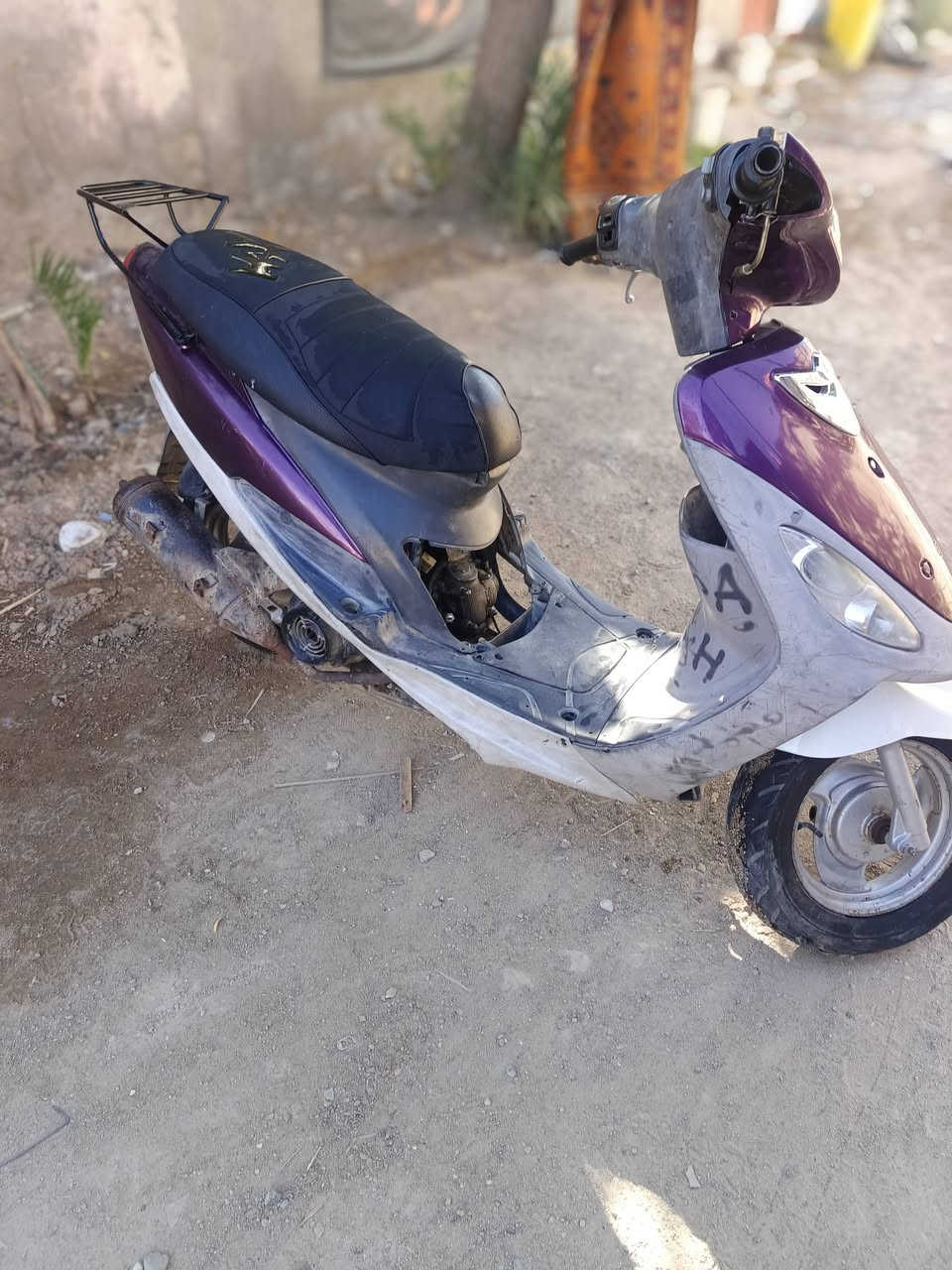 سلام عليكم درجة ماكس منغولي لبيع نضيفه كلشي شغال بيه سلف هندر عوزه باتري مكينه 55 درجة شلعه ومشي مفتوحه ولفات سعرها مناسب 300 مجال قليل مكان ناصريي مركز وشراي ***********يتصل عله رقم مستعجل عليه بيع

