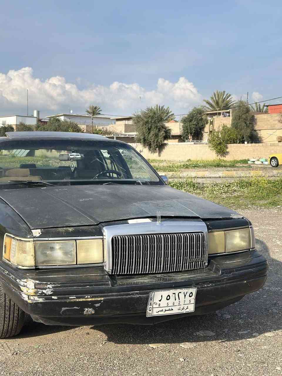 سلام عليكم سيارة لينكولين موديل 1994  سيارة خير من الله گير تعليگ فول مواصفات محرك 8 سلندر گير ومكينة بالشرط لاصرف ولابخار دواخل نضيفة رقم كركوك وسنوية كارتوني اخضر شرط التحويل السعر 55 وبي مجال يرهم مراوس حسب القناعة *********** 🤍
