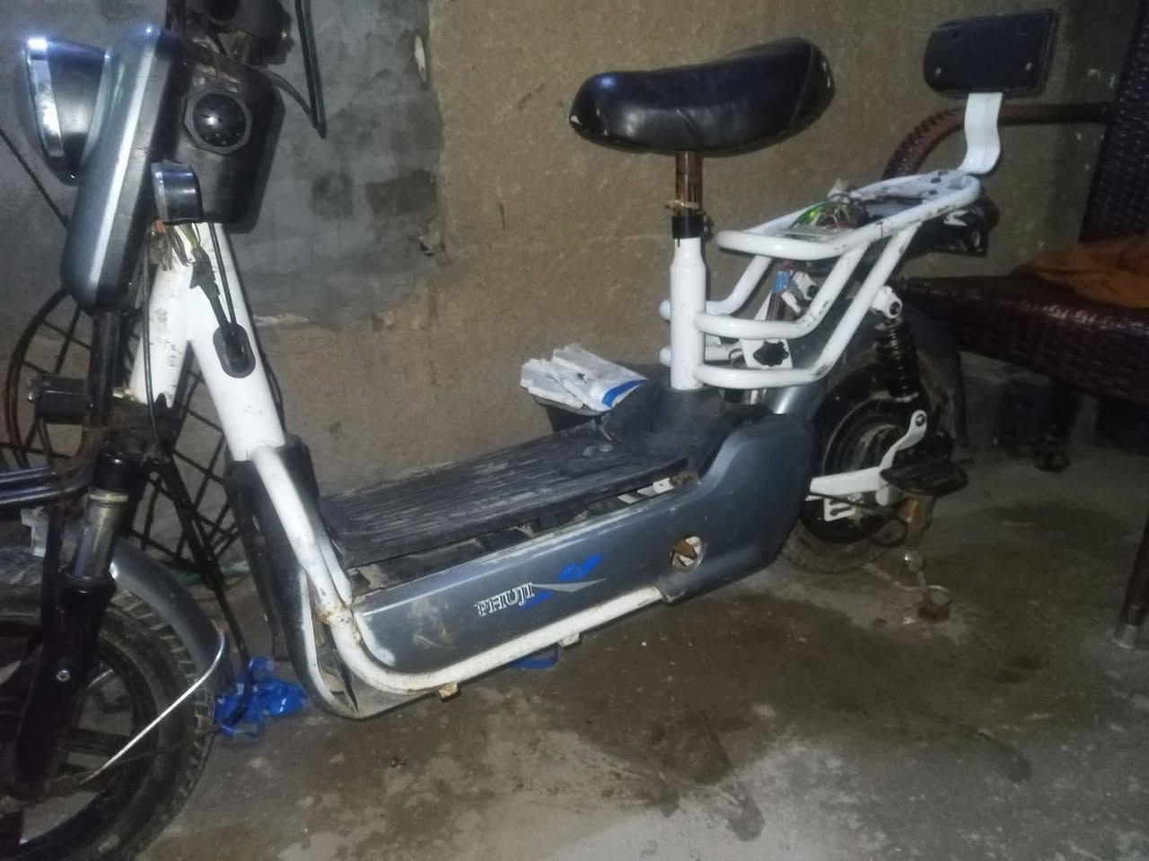 السلام عليكم درجه شحن حجم ١٤ بدون بطاريات🔋 ابيع هل موجود بسعر ٧٥ الف عنواني زعفرانيه معهد رقم الهاتف ***********
