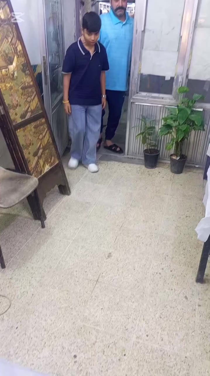 اليوم شرفني الاخ وسام المحترم جان متاذي باذن الله تعالى جلسه وحده رجع لله الشكر شاهد المقطع قبل وبعد عنواني الكفاءات الشماعيه قرب مدرسه بغداد مقابل سيد هادي القصاب احمد صكر الحجام ***********
#الجميع
