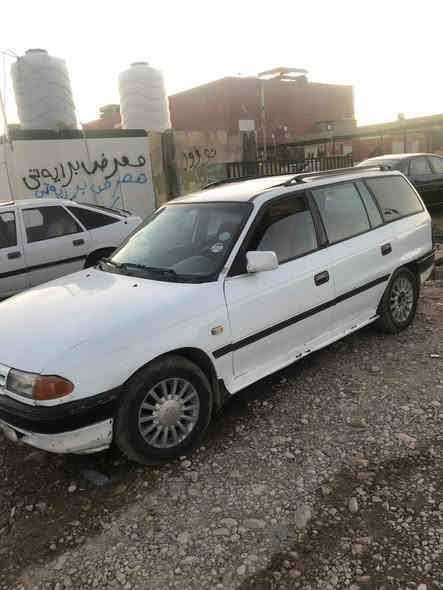 ئه سترا موديل ١٩٩١ ئارمي پلاستيك عسلي له كه له كيرومه كينه و برين به شه رته  تاخمه باشه. سعر ١٧مجال ره قه م موبايل ***********
