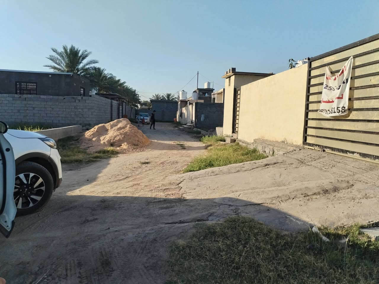 السلام عليكم قطعه للبيع حي فهمي مساحه ٢٥٠ متر كافة الخدمات موجوده السعر مناسب ١٣ بيها مجال ابيع كامله ابيع نص منها اللاستفسار اتصال ***********
