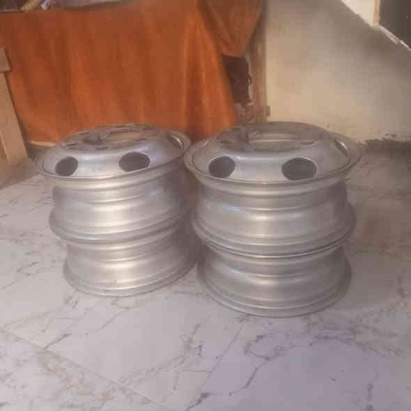 سلام عليكم ويل 16جوبلس العدد 5جديد مال كنتر 24 سعر الزوج 75الف العنوان البصره القرنه 
اتصل على الرقم ***********
