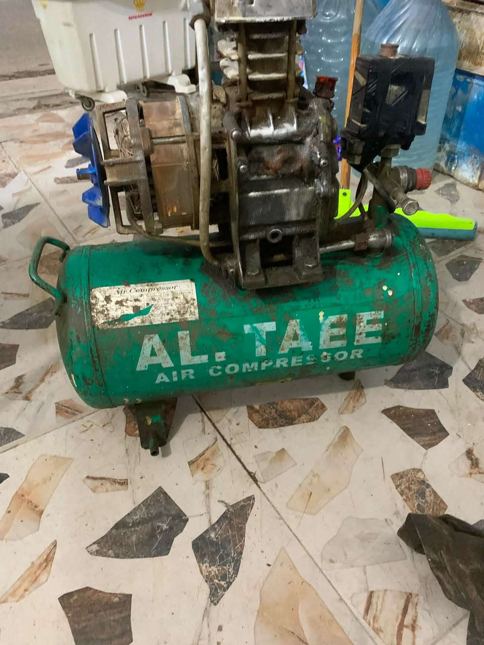 كنبريسر مال هواءشقال البيع  سعر 75وبي مجال انتصل وتدلل ***********

