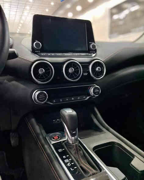 السلام عليكم
للبيع  
نيسان سنترا  SR موديل :2023 رقم اربيل بأسمي  
السعر :١٦٥ وبيه مجال   
اللون : مشمشي مميز 
حجم المحرك : .2.0L( 4,سلندر )
سياره كامله و جاهزه دينار متصرف
ملاحظة السيارة : حادثه حافة البنيدفقط ربع بنيد صبغ  بدون دواخل 100%
المواصفات : 𝐒𝐑
فول مواصفات  
 ابواب بصمة
بصمة تشغيل 
تشغيل عن بعد (Remote Start)
شاشة  ايباد
كاميرة 
اوتو ستارت Auto Start
اوتو ستوب Auto Stop‎
رادار امامي (تحديد مسار)
رادار جانبي  (نقاط عمياء)
رادار خلفي (التحذير من الاصطدام)
حساسات امامي
حساسات جانبي 
حساسات خلفي 
نظام : Eco
نظام : Normal 
نظام : Sport
كشنات شامو 
كشنات كهربائي
تحكم استيرن  
لايتات LED زينون بيلادي
بكلايتات LED  بيلادي 
ويل كروم
بعد هواية مواصفات…
‏‎تفاصيل اكثر الاتصال علی الرقم   
***********
واتساب 
 

‏‎
