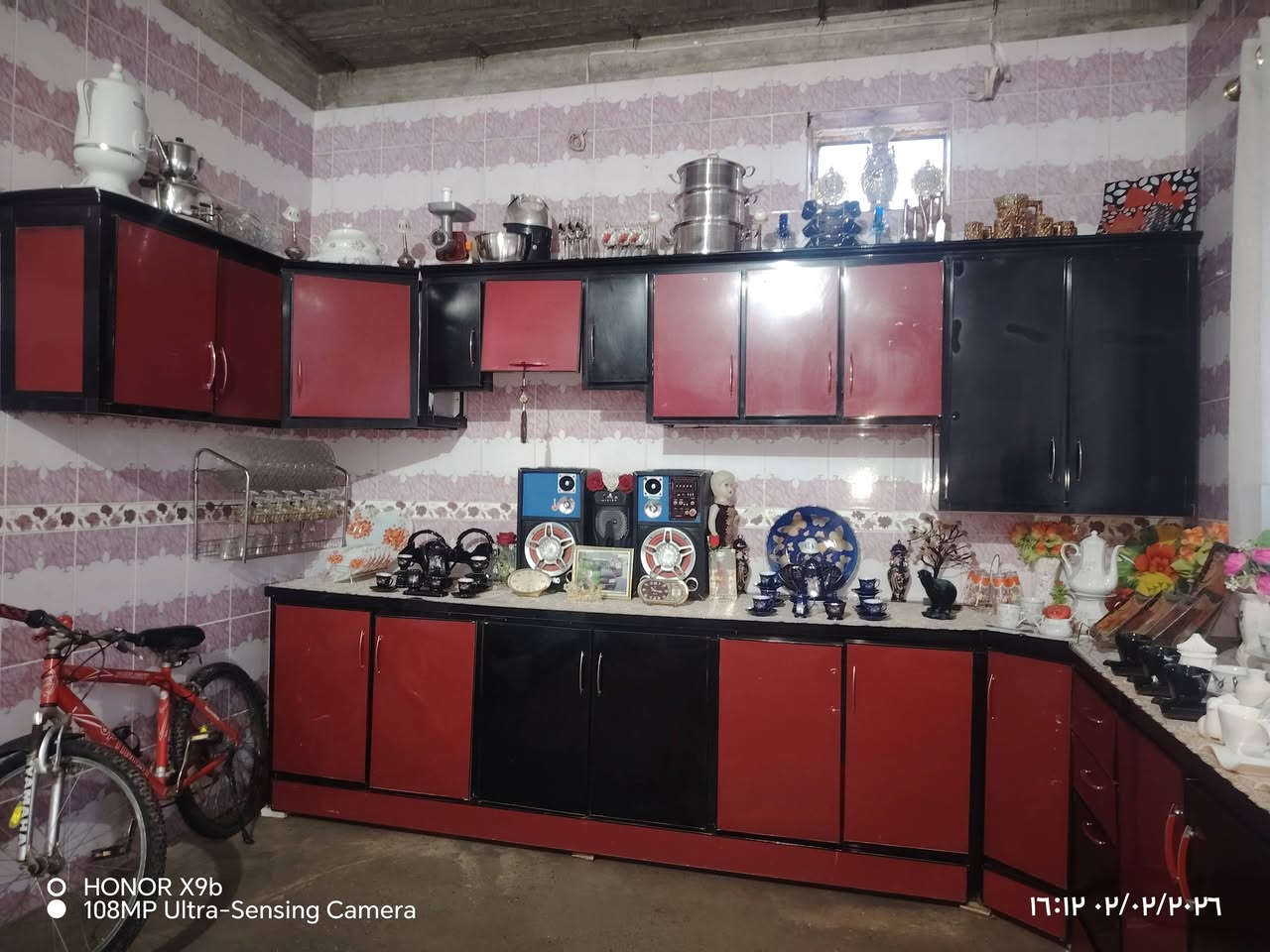 كاونتر4قطع ابواب فافون اصلي وسعر 500الف نضيف جدا***********
