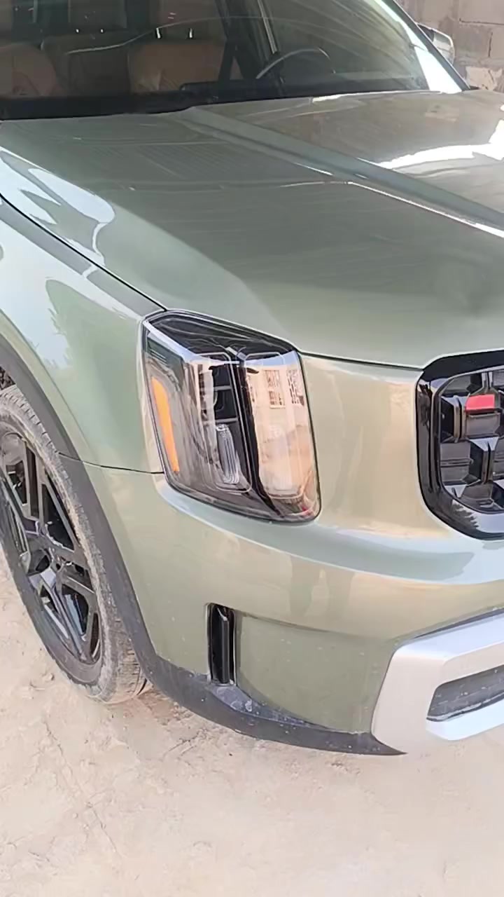 السلام عليكم تولرايد موديل ٢٠٢٤ اكس لاين
تفاصيل اتصل وبخدمتك ***********
السعر ٣٢٠ وبيه مجال 
السياره بسمي
