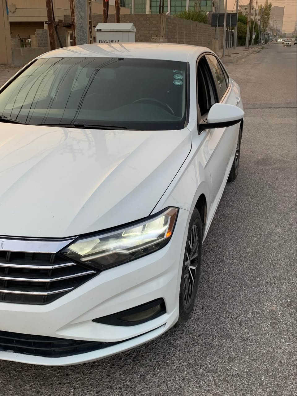 volkswagen Jetta 2019 
سيارةكي جوان و خاوين 
سيارة نضيف هواي 
بس رقمي قديمة سنوي هةتا ٢٠٢٧  
بس رقم قديم سنوية حتا ٢٠٢٧ و فحص هزة جديد 
سيارةكة بس بوليدي بوياغة لةگةل ٣ جيگاي ساردة 
سيارة بس بوليد صبخ ويا ٣ مكانات بارد بدون دواخل ارباگ بس سوكان 
تاية و پاتري هةموو شتي نوية بةستراية 
گورينةوة دةكةم لةگةل سيارةك بة دلم بي 
اراوس ويا سيارة إذا يعجبني 
3VWCB7BU9KM144151 
*********** what’sup أربيل, العراق
