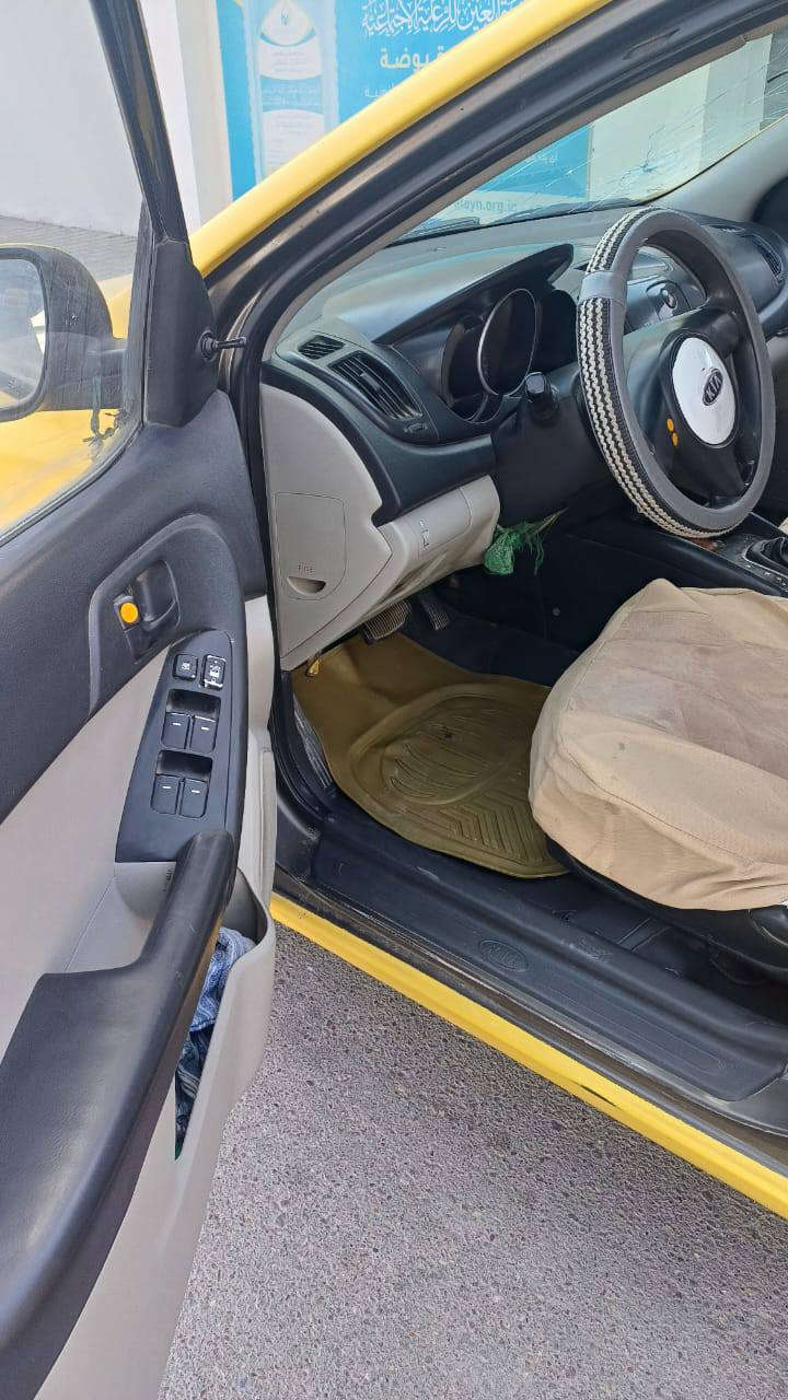 السلام عليكم مكلف بالنشر سيراتو للبيع موديل 12 سياره جاهزه والاتصال على صاحب السياره *********** السعر 85 وبيه مجال قليل
