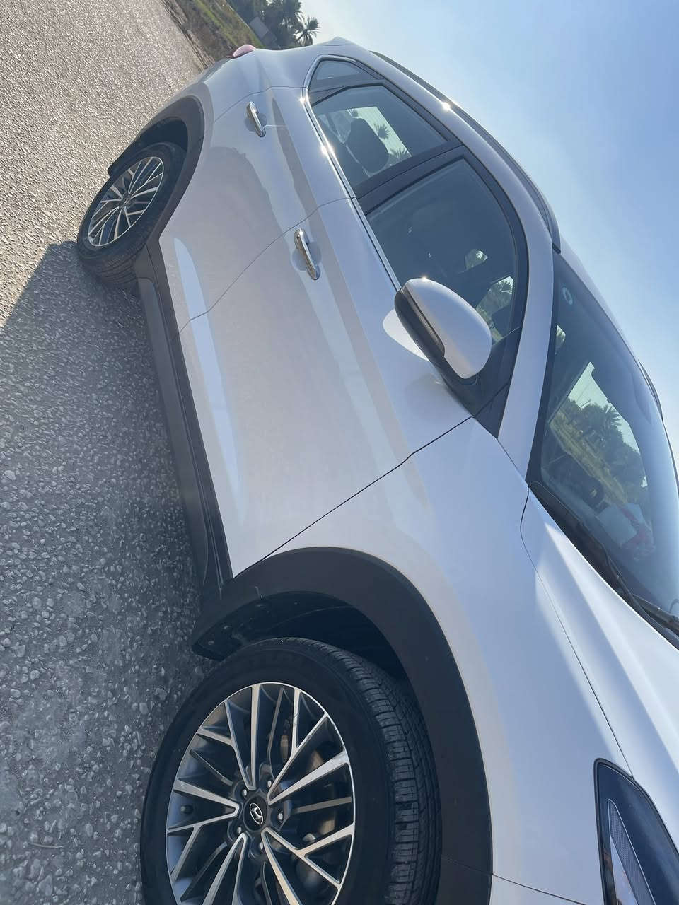 السلام عليكم 
للبيع توسان خليجي شركه الكاصد 2020 رقم بابل بسمي مكفوله من كلشي كير محرك شرط مامفتوح حداديه صدر تخم تاير جديد.
مواصفات 
بصمه تشغيل بصمه أبواب 
حساس امامي 
مري شفط 
خمس عدسات 
كشنات جلد كهربائي 
ماشيه 64
مكان بابل الحله الاستفسار عن السعر 
***********
