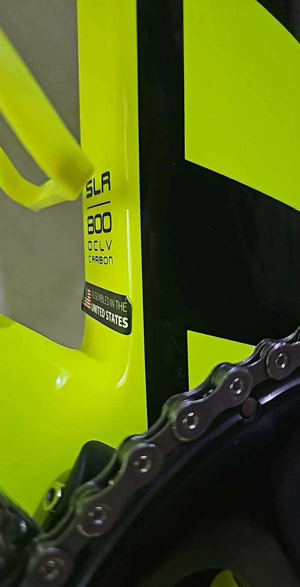 بايسكل امريكي نوع TREK madone OCLV CARBON 800 SLR 8
لون مميز قياس الفريم 52 
سستم نوع شيمانو 105 7000R
سستم اصلي بالكامل ياباني
البايك بالكامل فل كاربون 
وياله كاربون نوع بونتريكر برو 5
البايك موديل (2021)

عدد السرعات 
امامي 2 
خلفي 11
السعر على الخاص او الواتساب ***********
