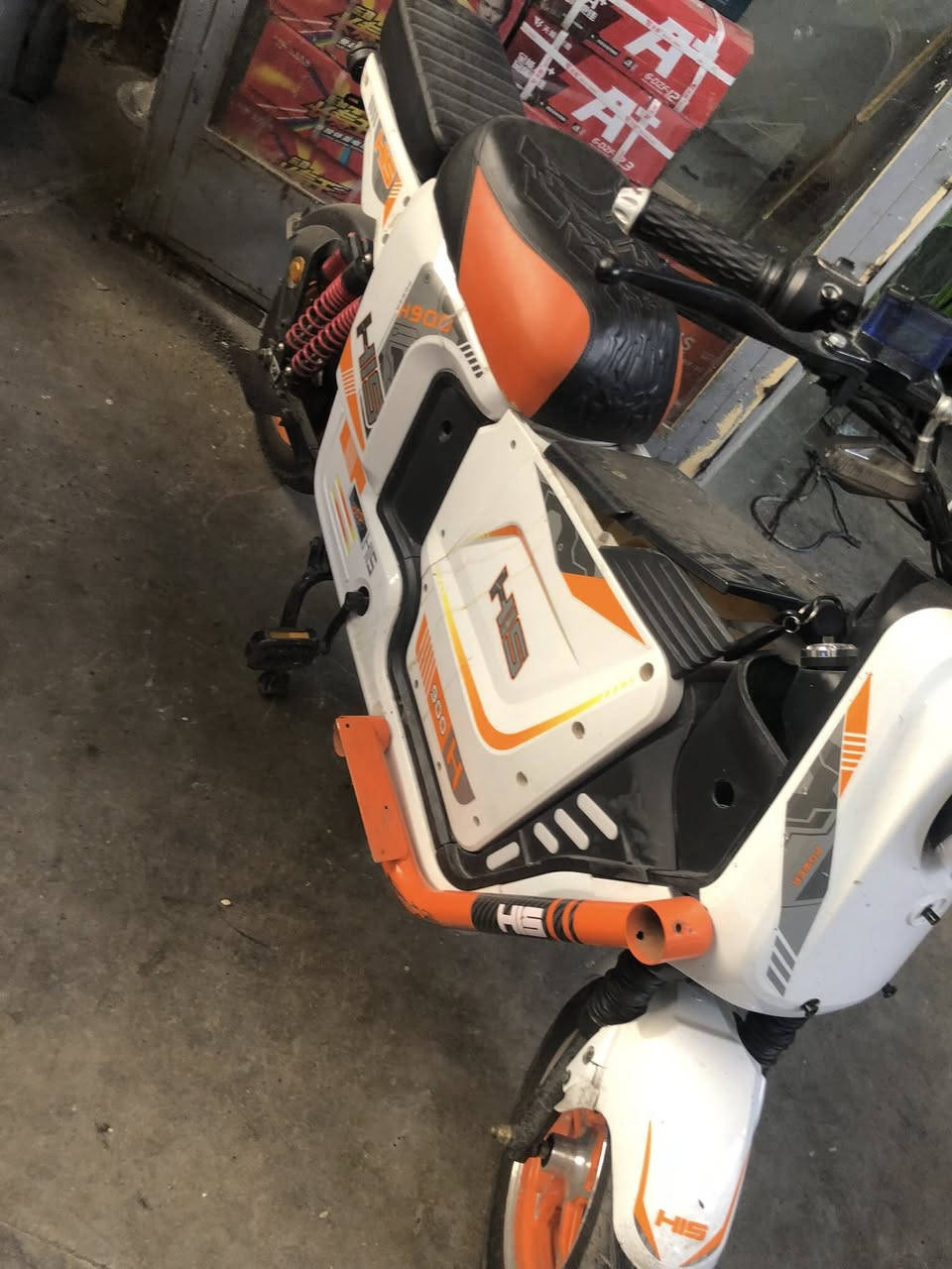 من رخصت مدير الكروب دراجه شحن H900 بطاريات جديده قبل سبوع بدلتهن دراجه تمشي تلاثين كيلو دراجه بيها ضربه بل كفر لصفح واشاره مكسوره لايت شغال اشاره شغاله سعرهه 400 وبيها مجال حك الجيه


**إذا كنت صاحب هذا الإعلان وتريد حذفه لأي سبب، رجاءا أرسل رسالة إلى الدعم الفني**