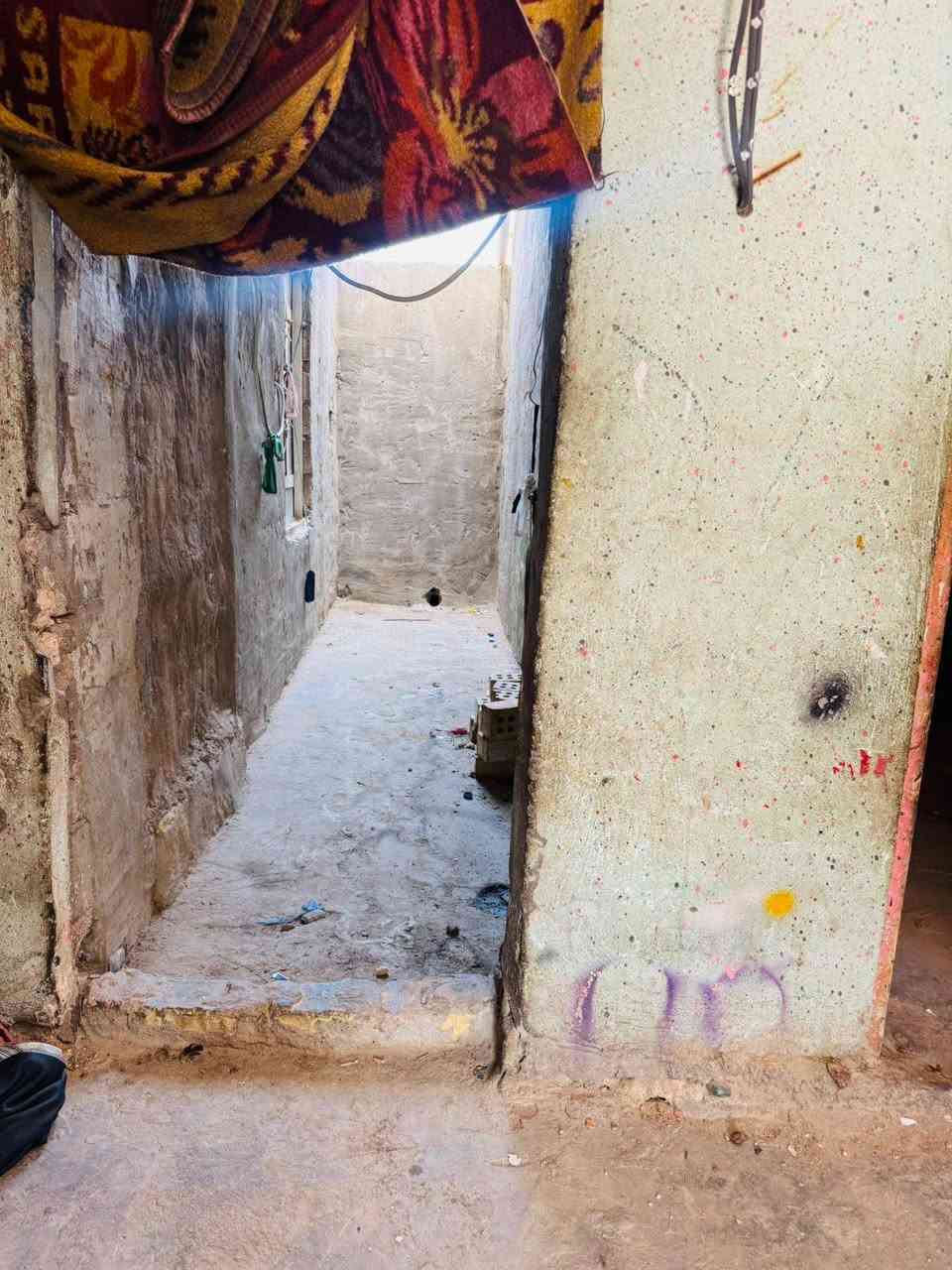 السلام عليكم بيت للبيع المساحه ١٠٠ متر البراكيه شارع المطار القديم خلف أسواق الأمير البيت يحتوي على غرفتين استقبال صاله مطبخ صحيات السعر ١٦ مليون معه المجال الاستفسار على الرقم ***********
